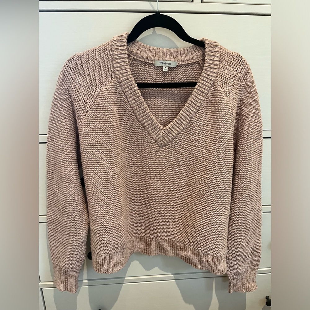Madewell v-neck sweater. Mauve.  Medium.